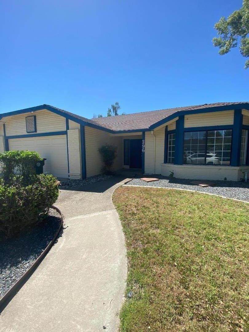 396 Lancaster Dr - Photo 1