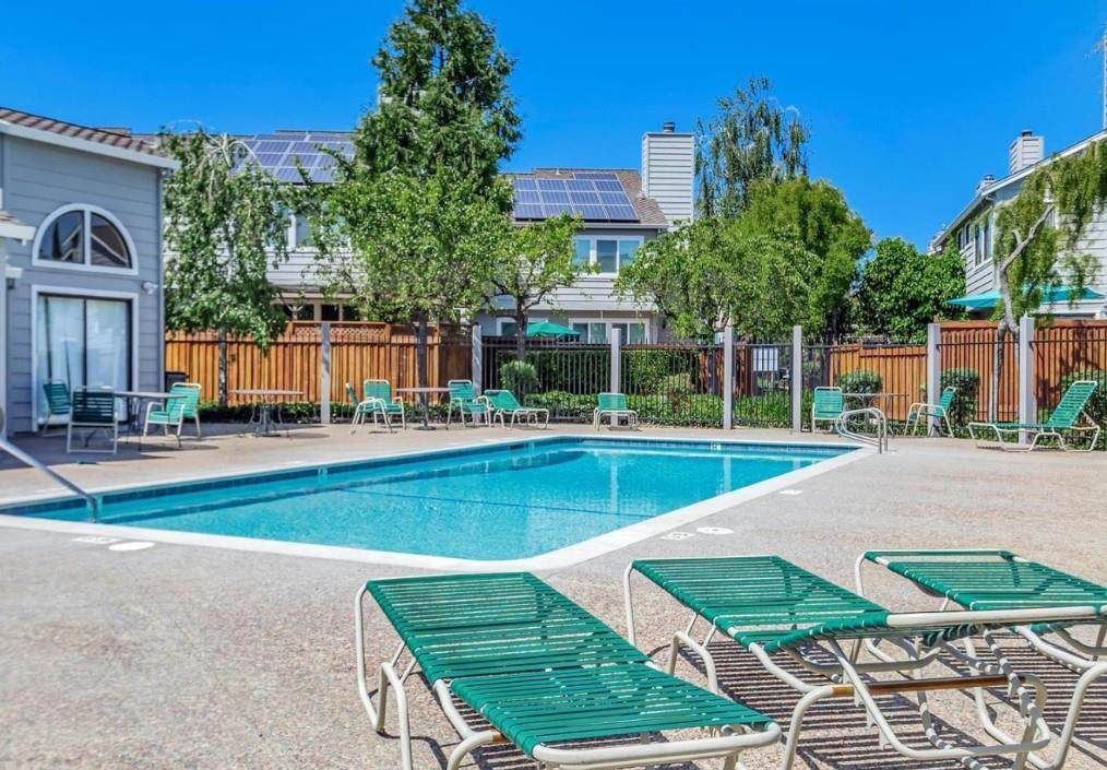 1575 Camden Village Cir - Photo 1