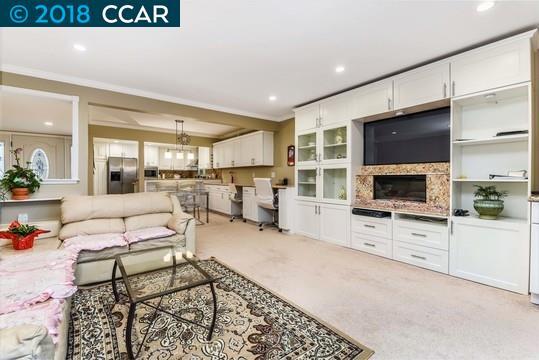 1124 Singingwood - Photo 1