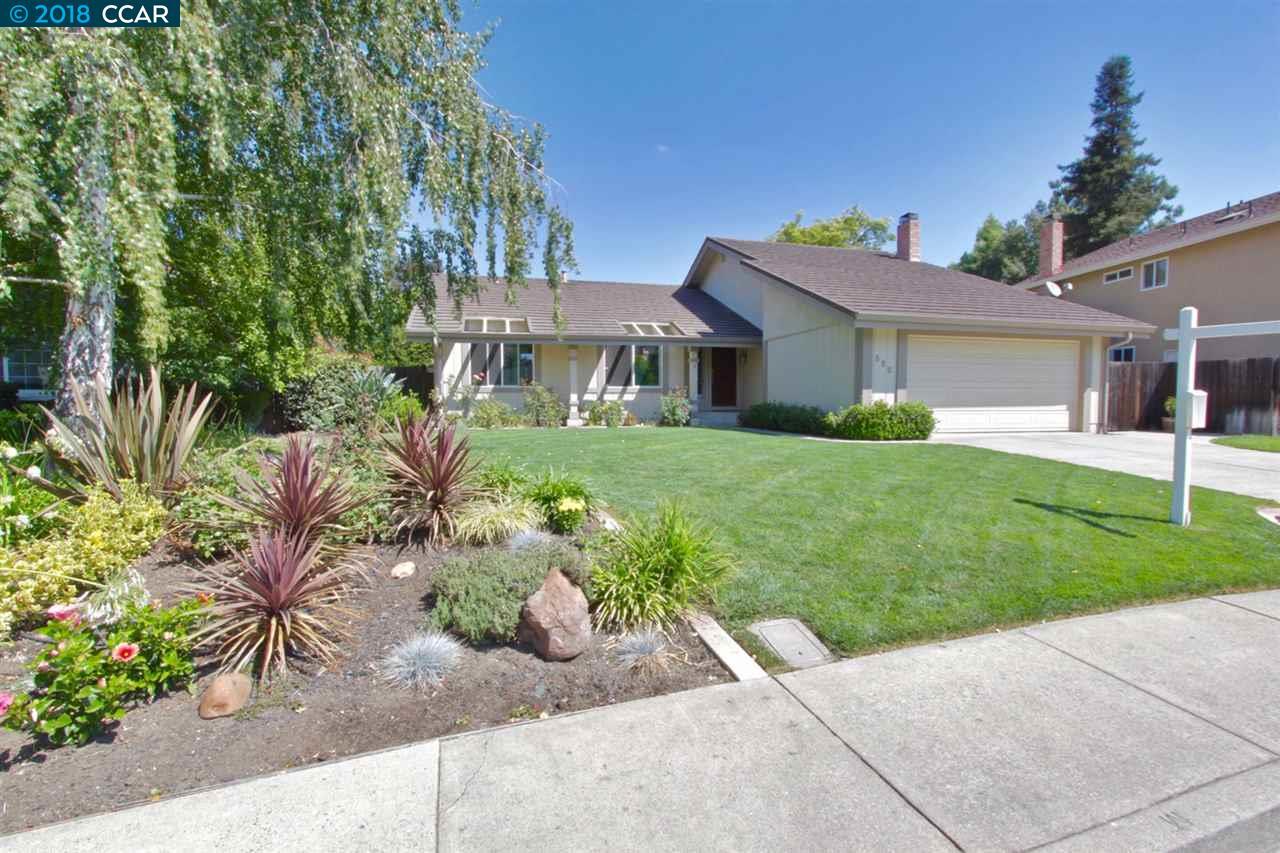 555 Zephyr Cir - Photo 1