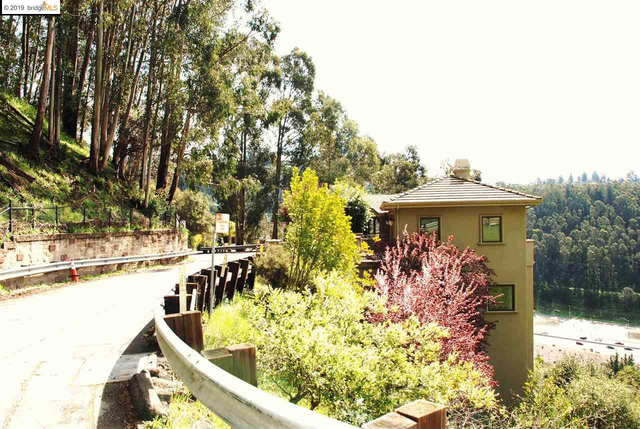 6788 Charing Cross Rd - Photo 1