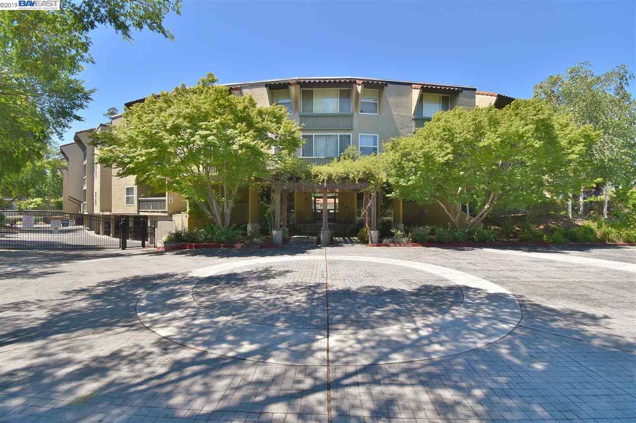 1087 Murrieta Blvd - Photo 1