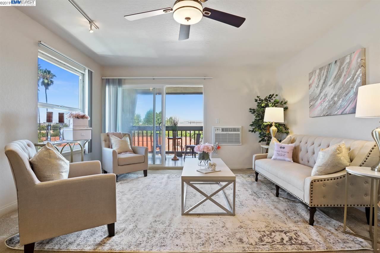 1085 Murrieta Blvd - Photo 1
