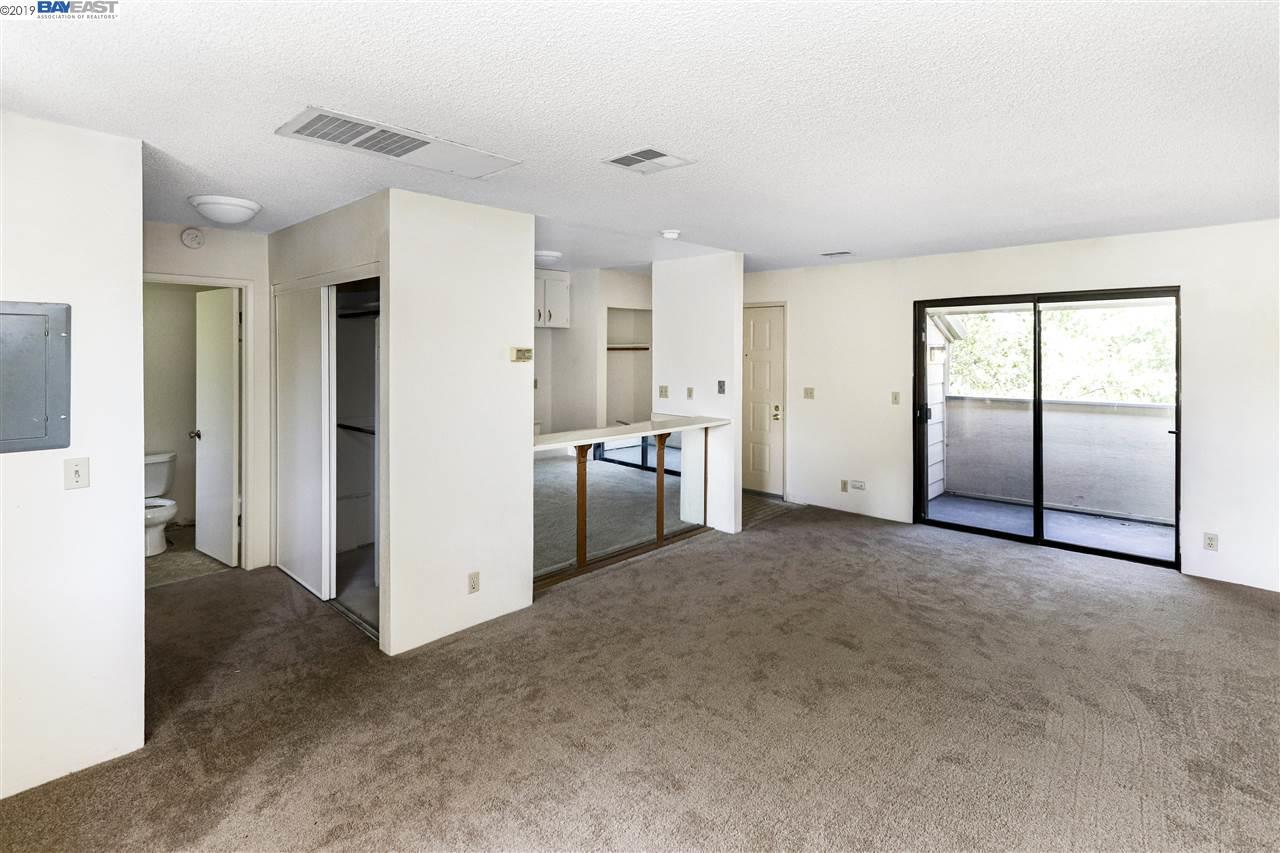 260 Stonegate Cir - Photo 1