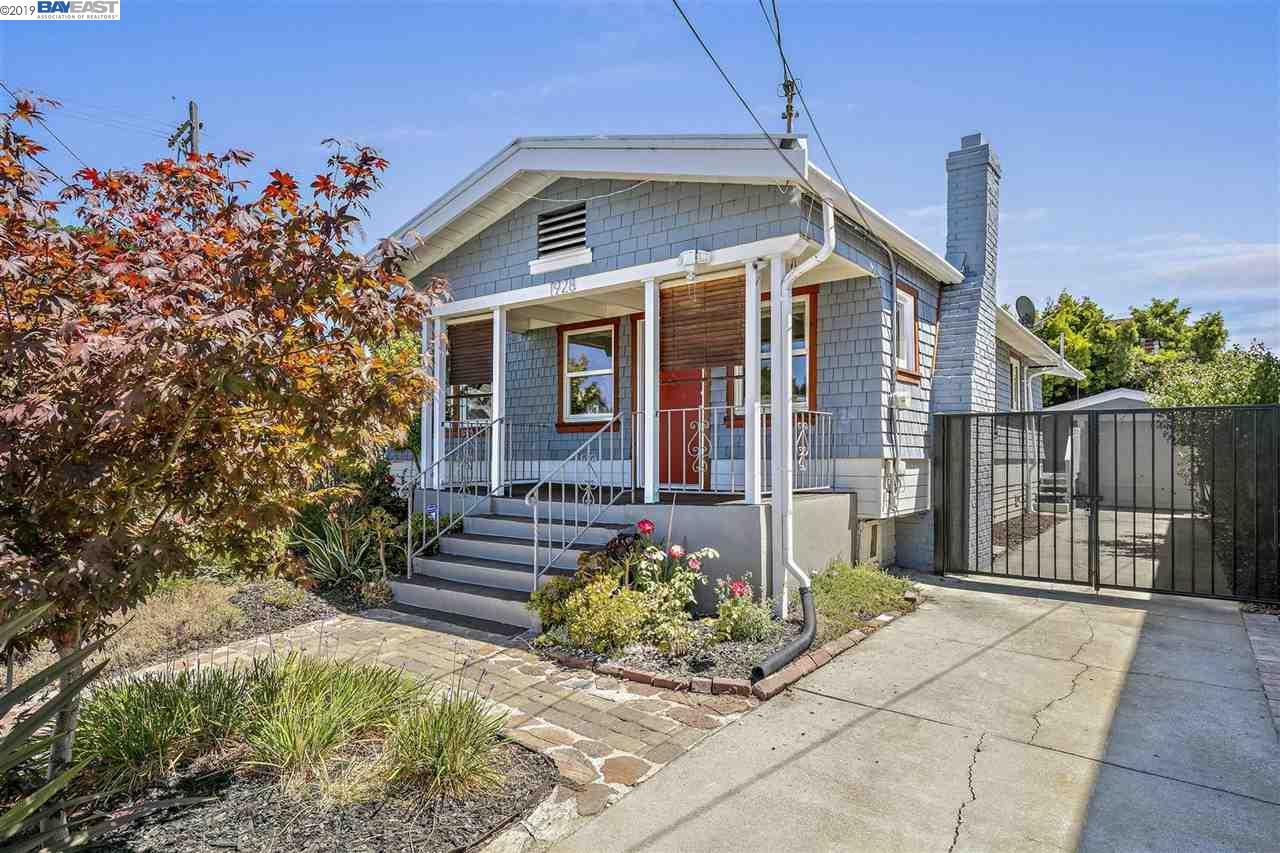 1928 51St Ave - Photo 1