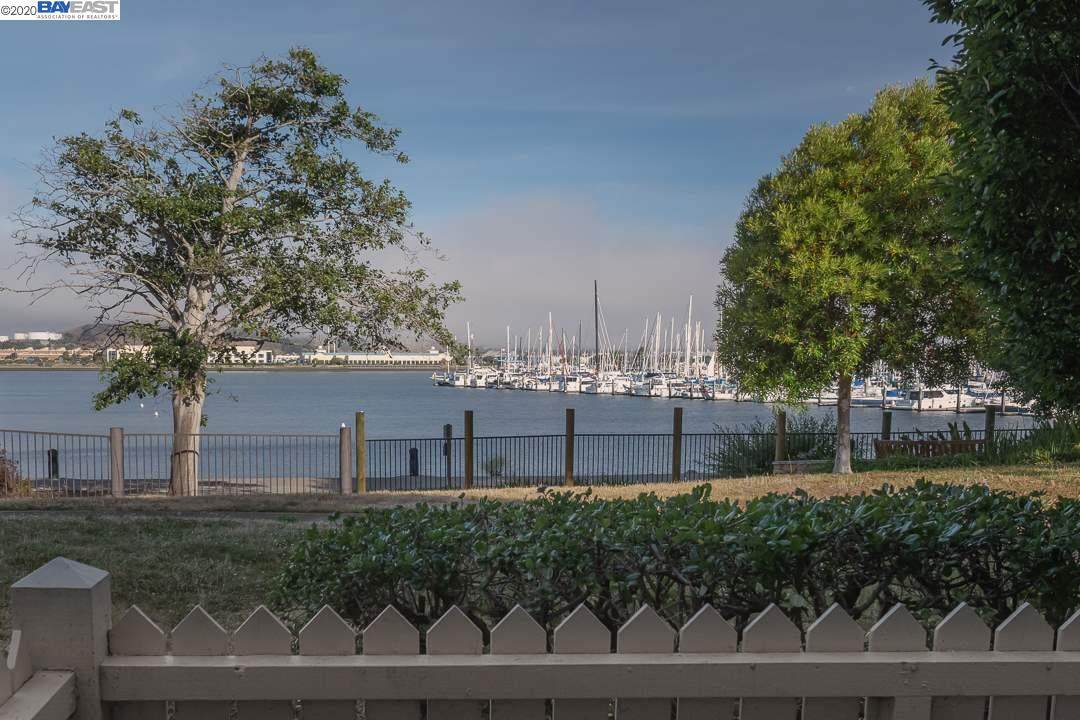 167 Lakeshore Ct. - Photo 1