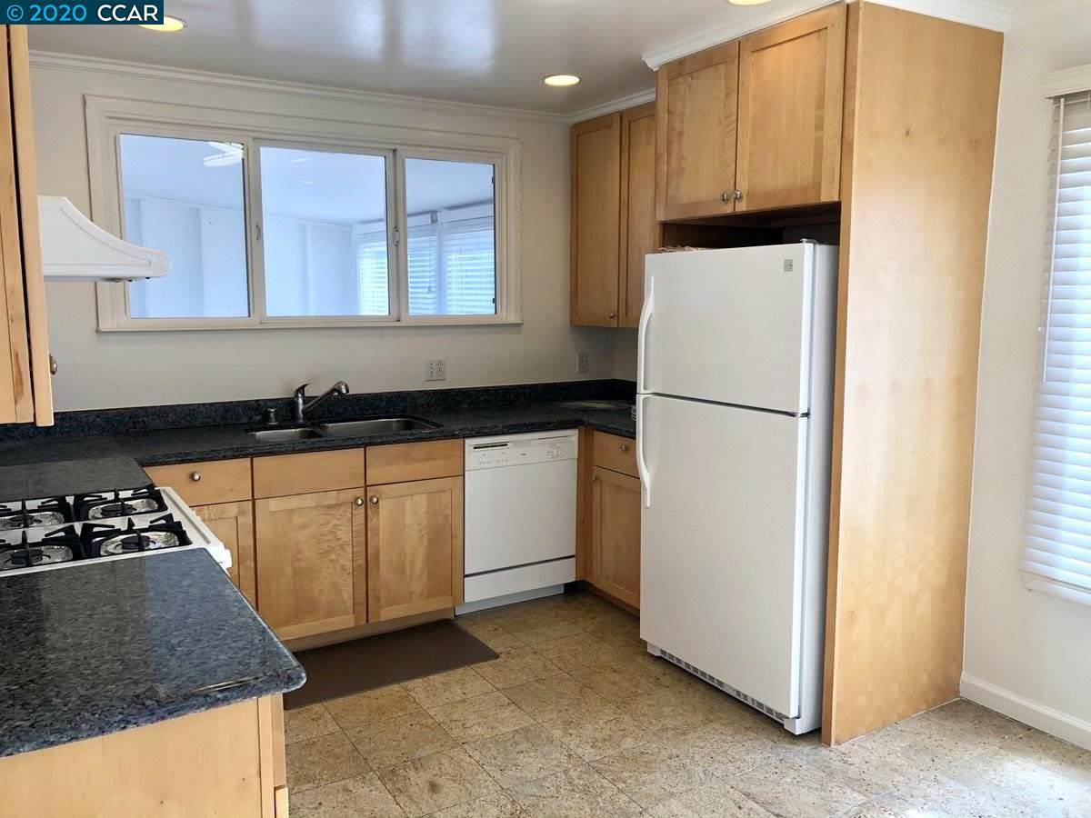 3250 Judah St - Photo 1