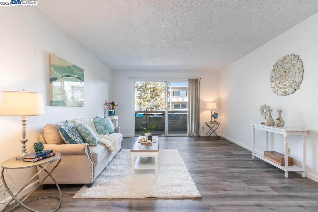 965 Shorepoint Ct 204 - Photo 1