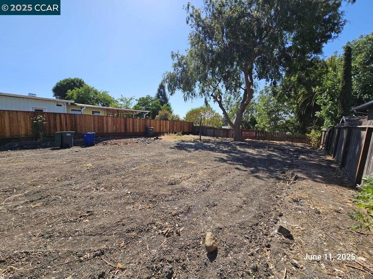 2867 Gillet Ave - Photo 1