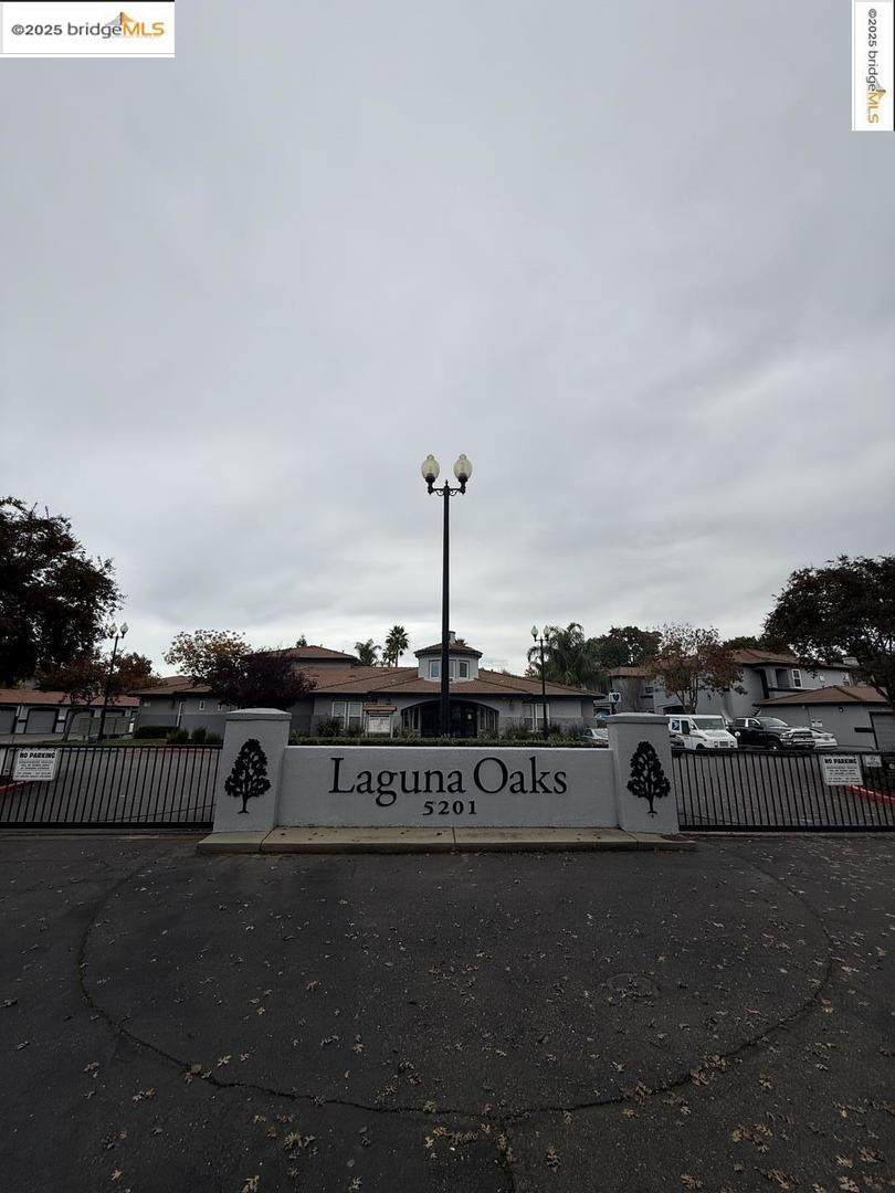 5201 Laguna Oaks Dr Unit 70 - Photo 1