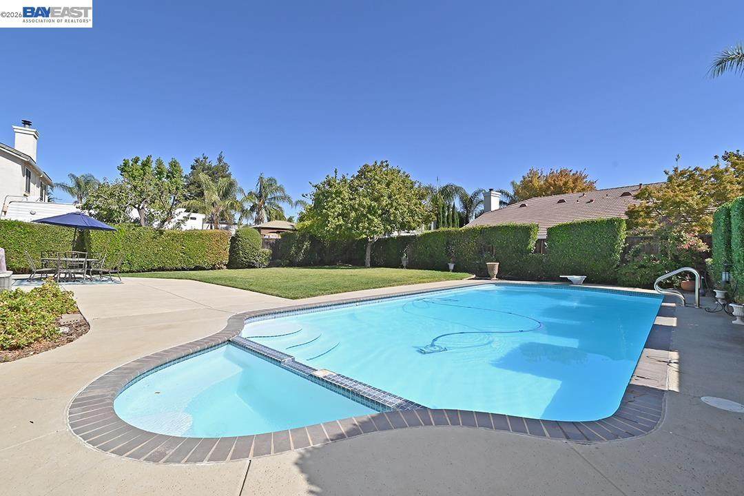 1606 Dawnview Dr - Photo 1
