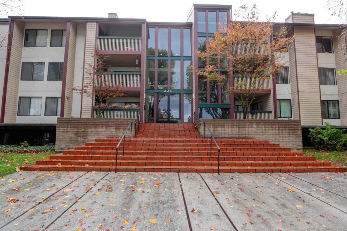 2211 Latham St 210 - Photo 1