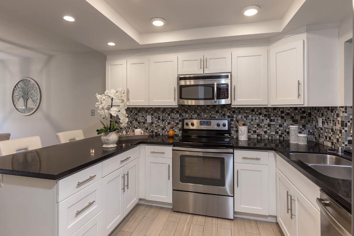 1188 Capri Dr - Photo 1