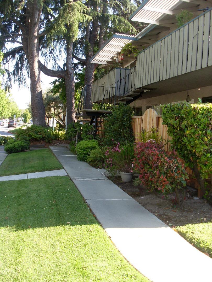 535 Valley Forge Way 1 - Photo 1