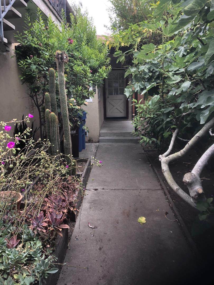 606 Washington St - Photo 1