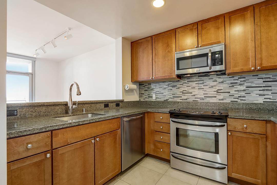 175 Saint James St 807 - Photo 1