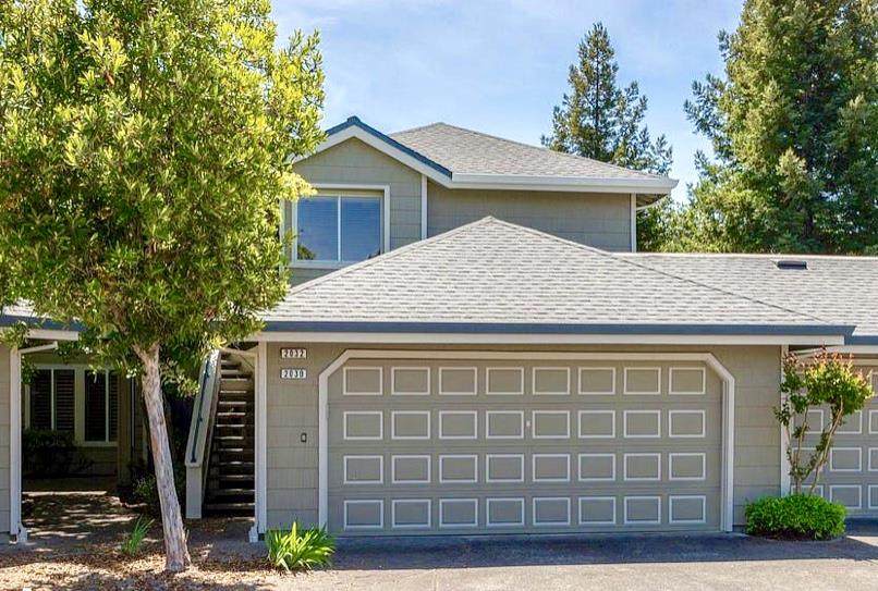 2032 Stonefield Ln - Photo 1