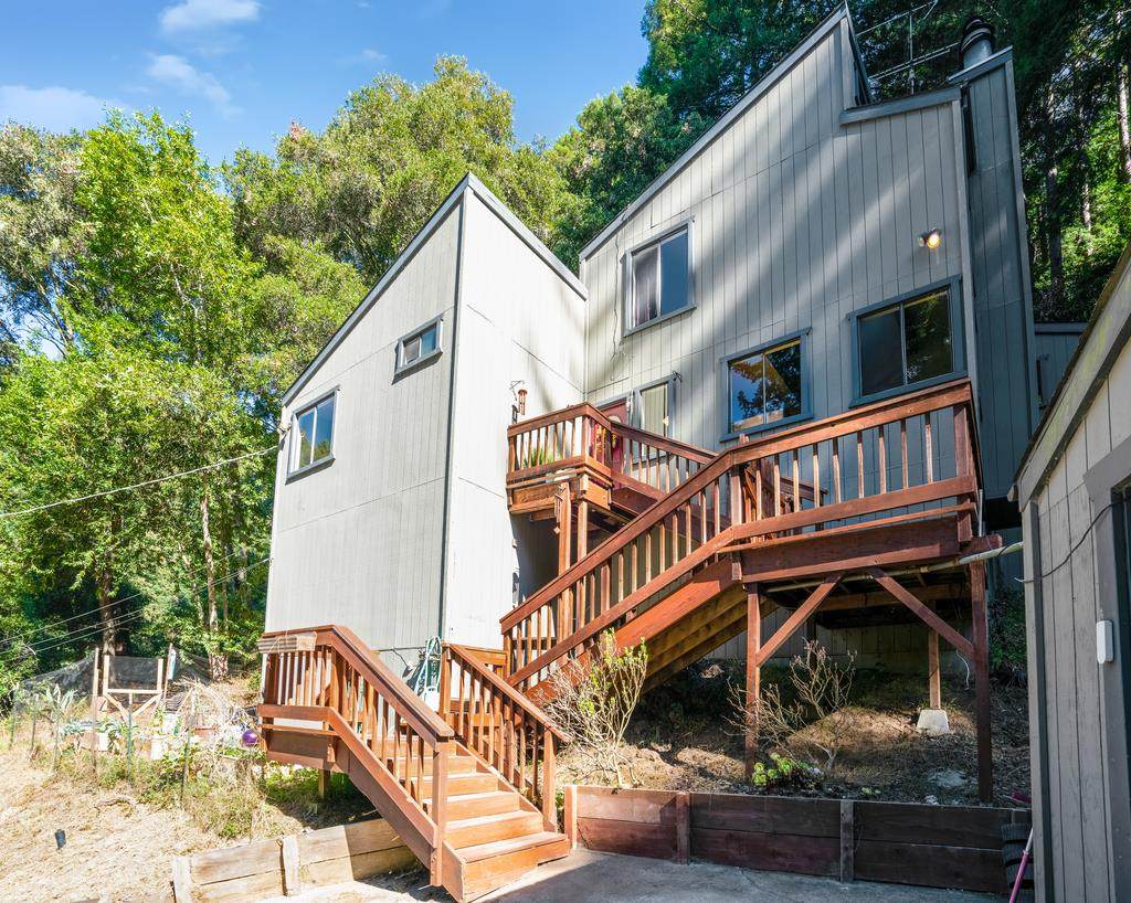 2720 Redwood Dr - Photo 1