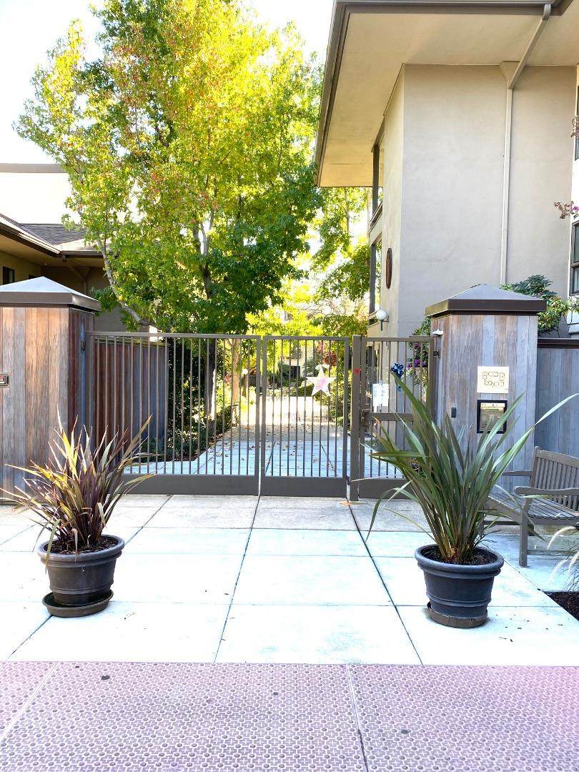 2140 Santa Cruz Ave D105 - Photo 1