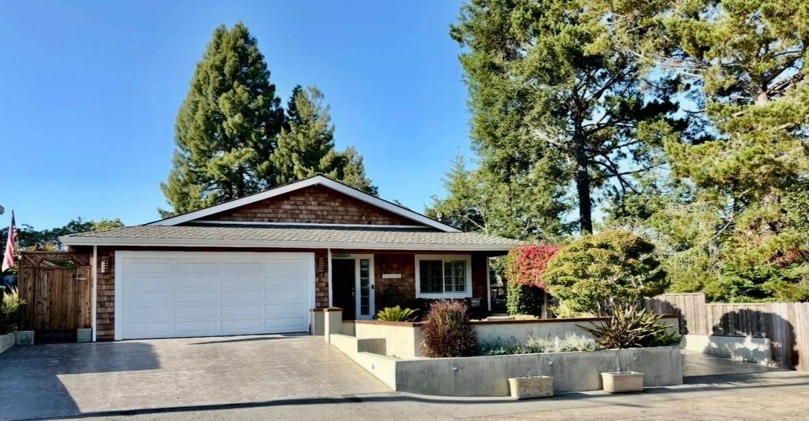 300 Hill St - Photo 1