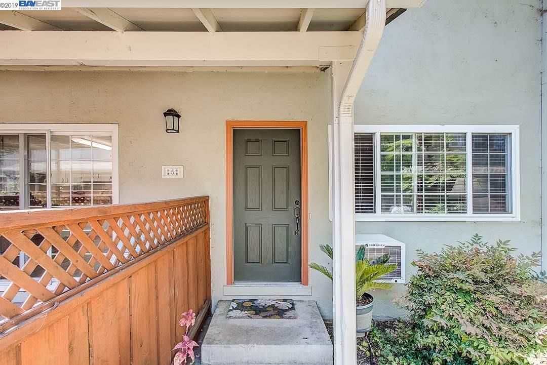 730 Fargo Ave - Photo 1