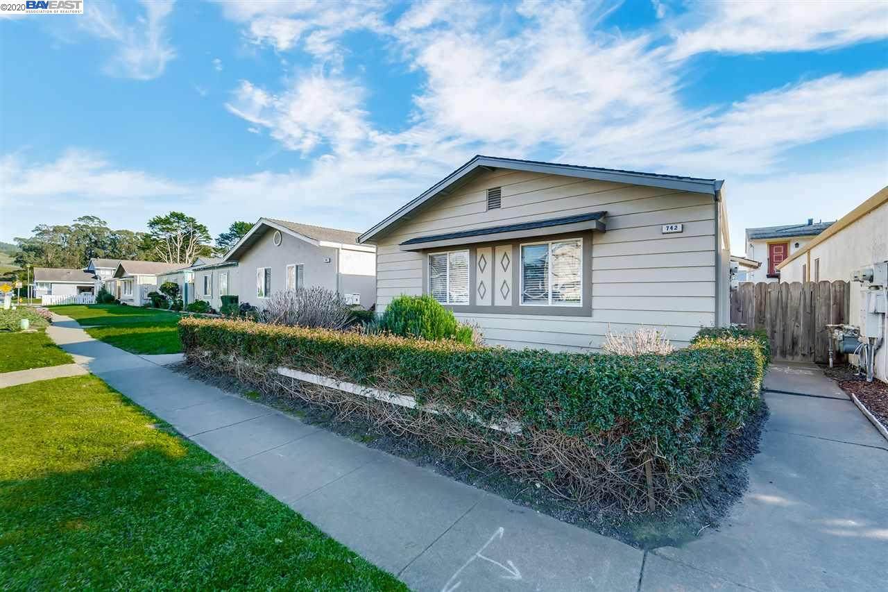 742 Arnold Way - Photo 1