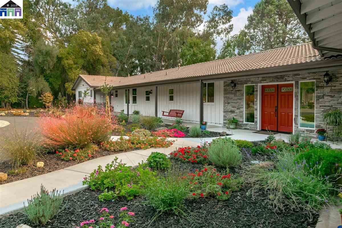 1711 Maple Glen Road - Photo 1