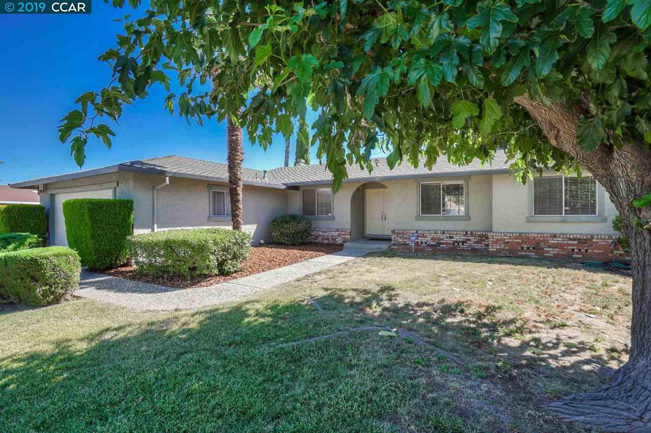 2038 Oakridge Ln - Photo 1