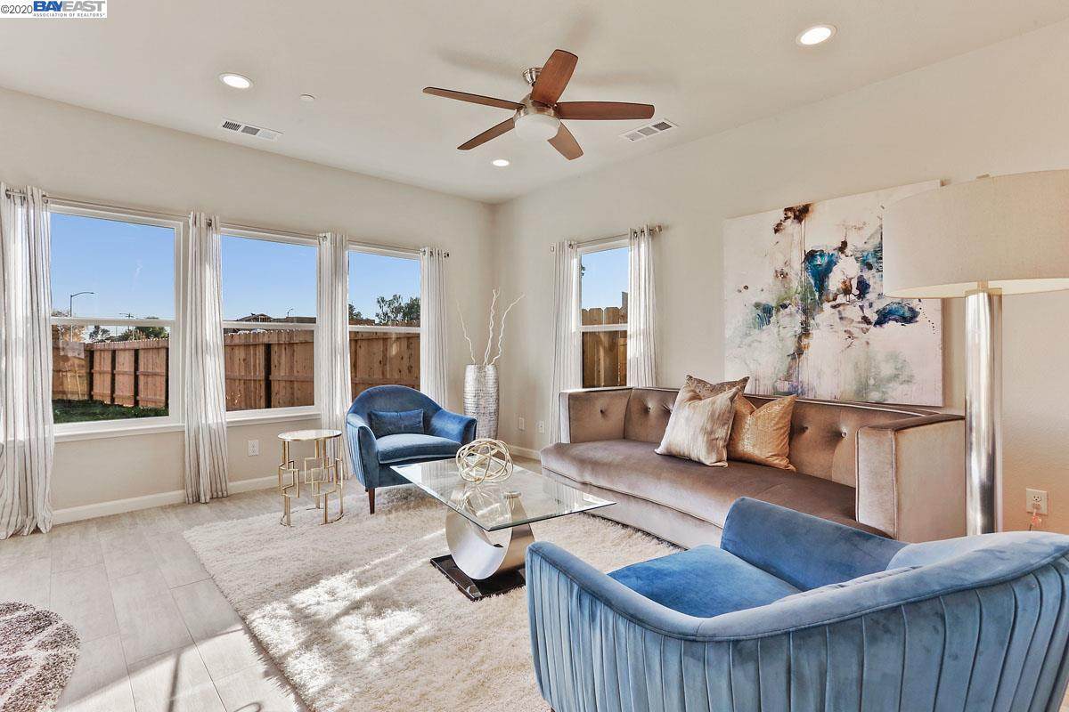 1731 Old Oak Dr - Photo 1
