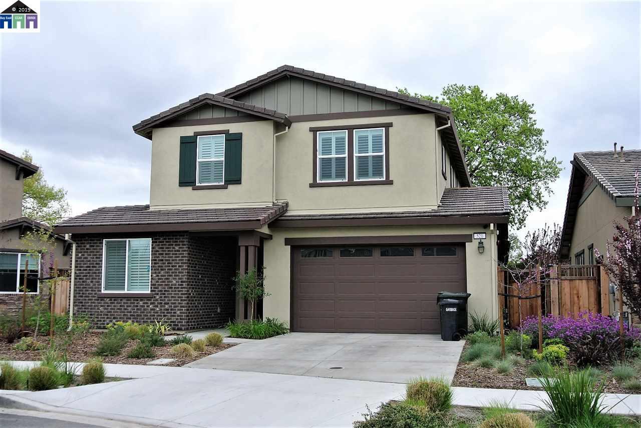 521 Wayland Loop - Photo 1