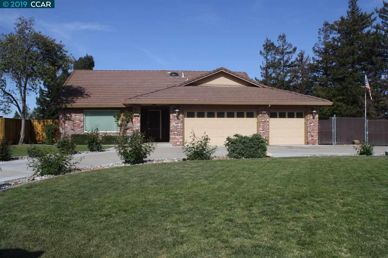 4670 Lariat Ln - Photo 1