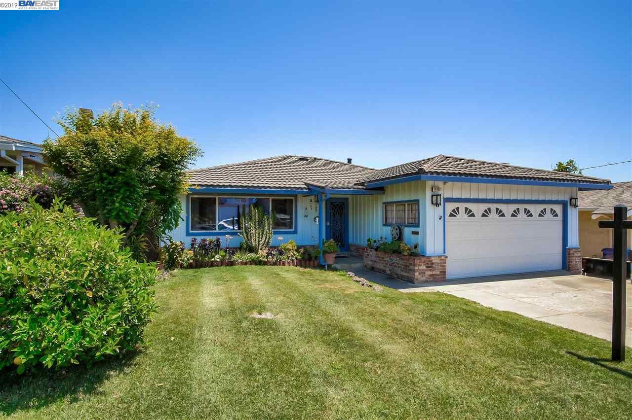 18362 Carlwyn Dr - Photo 1