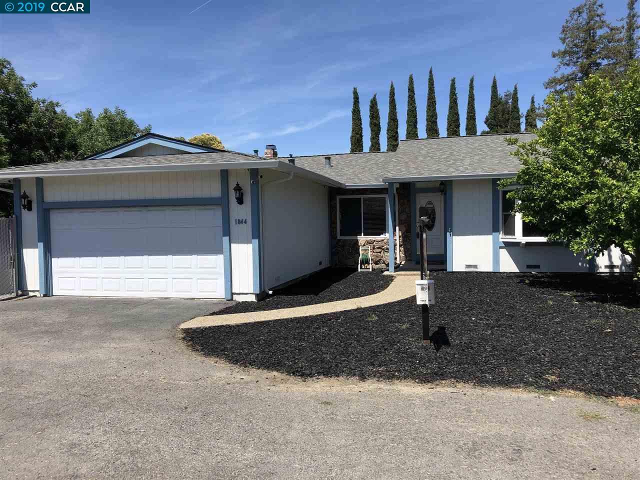 1844 Lynwood Dr - Photo 1