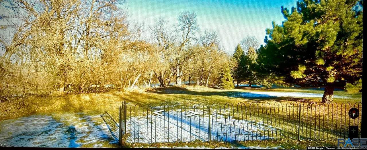 612 Batcheller Ln - Photo 1