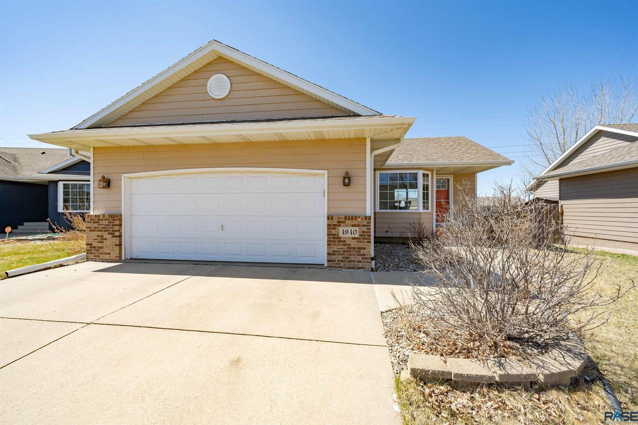 4940 Dunlap Ct - Photo 1