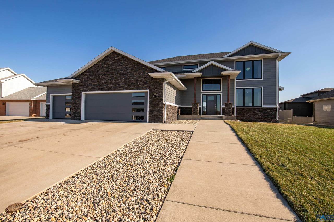 9405 Lakeside Cir - Photo 1