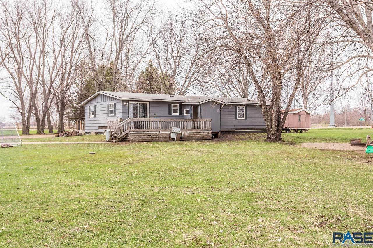 812 72 St N - Photo 1