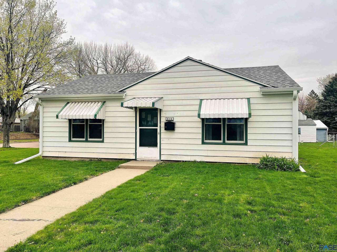 312 Chicago Ave - Photo 1