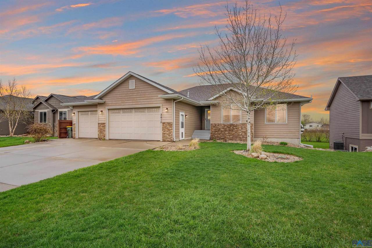 2615 Ivy Rd - Photo 1
