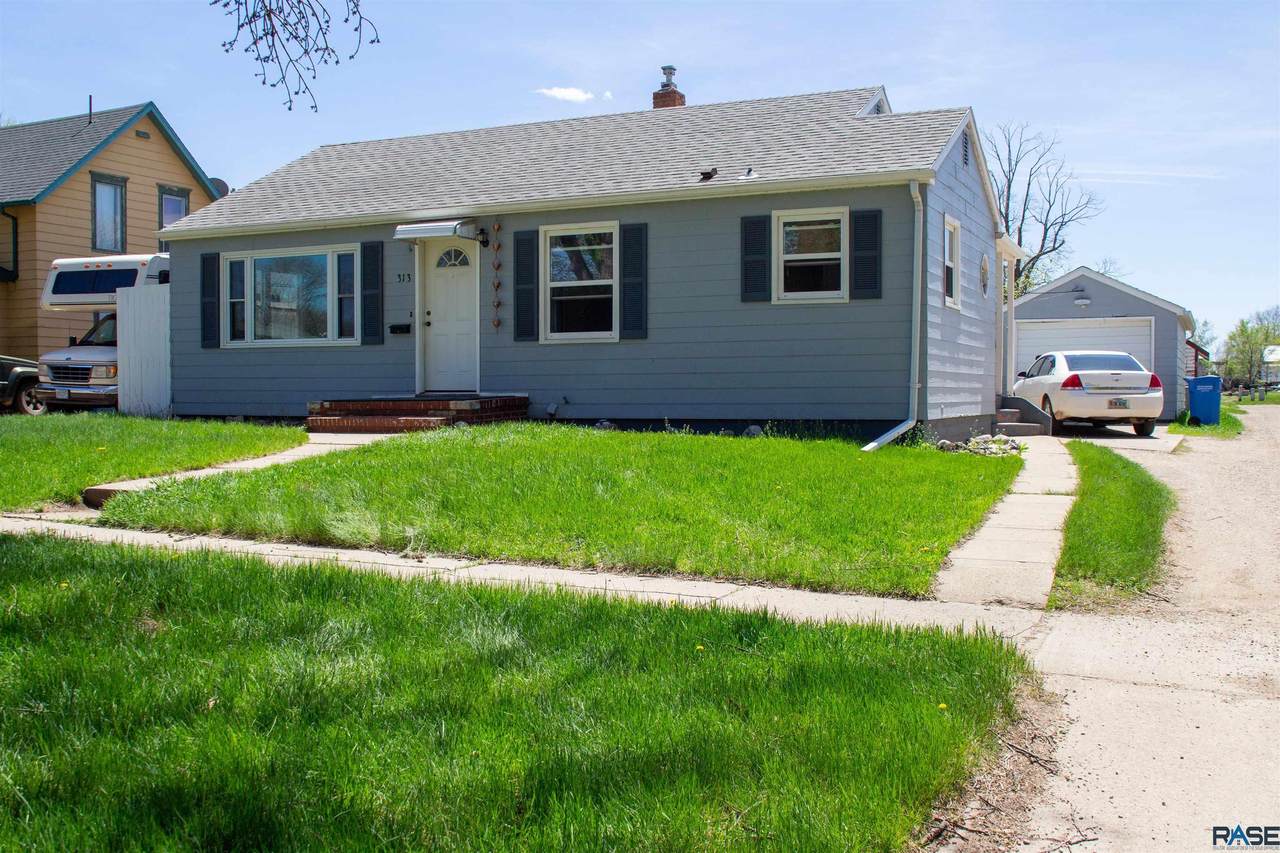 313 1st St Se - Photo 1
