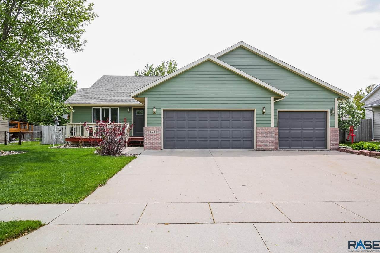 301 Ironwood Dr - Photo 1