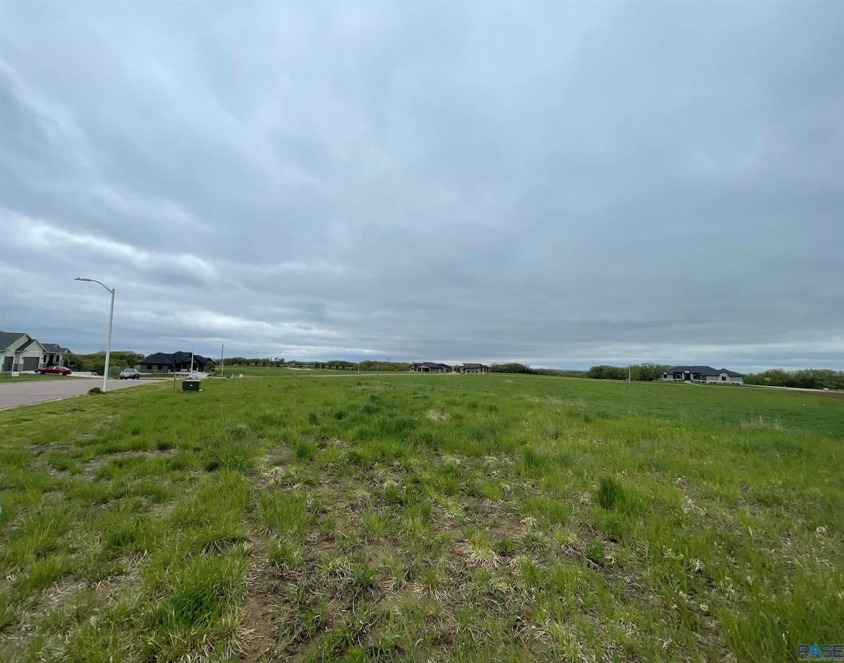 5608 Chandler Ct - Photo 1