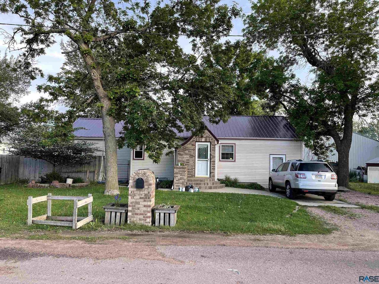 105 Washington St - Photo 1