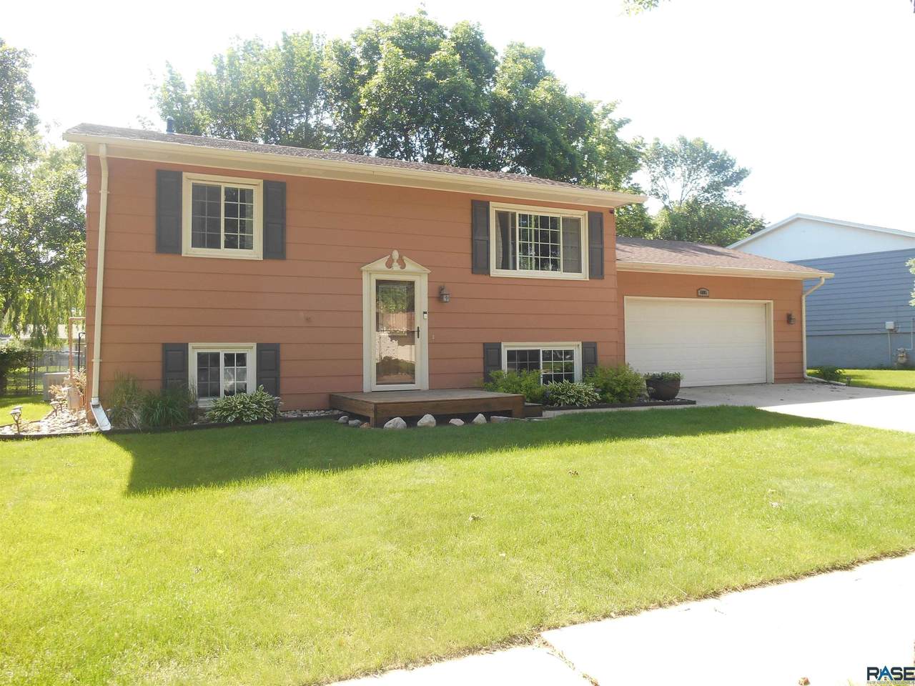 6005 Cheyenne Dr - Photo 1
