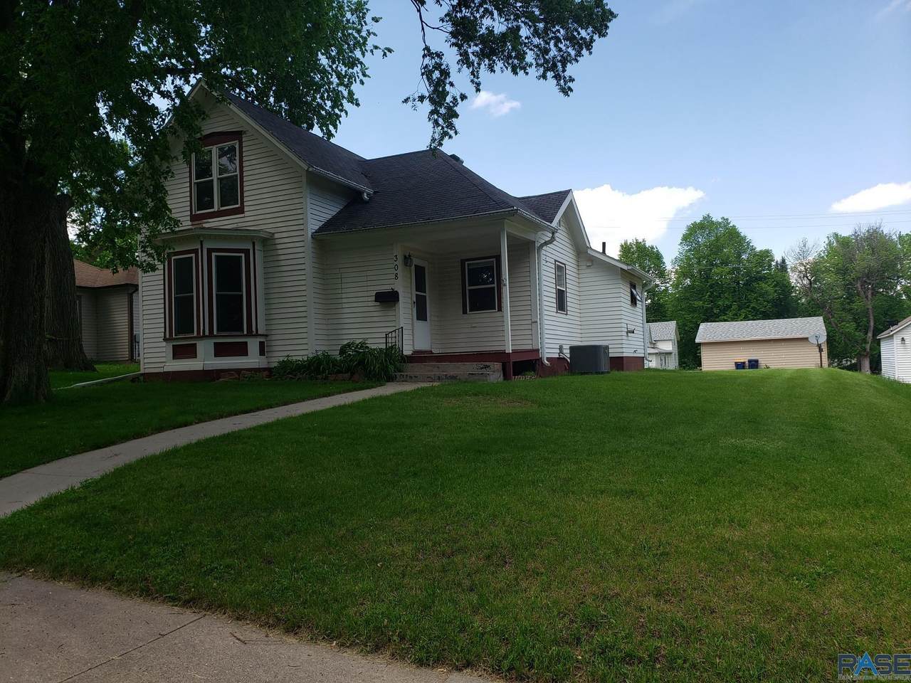 308 6th St - Photo 1