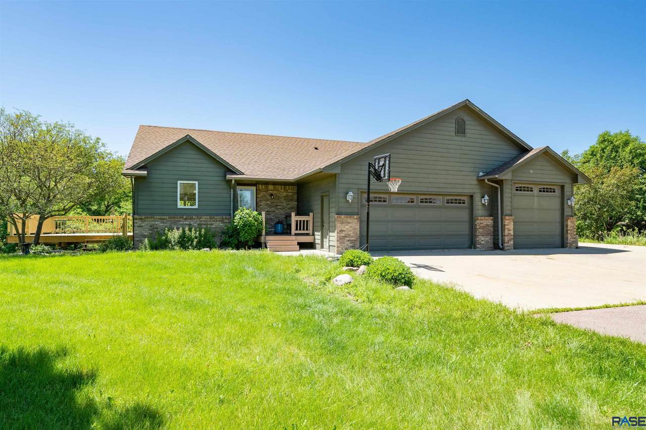 1601 Royal Oaks Rd - Photo 1