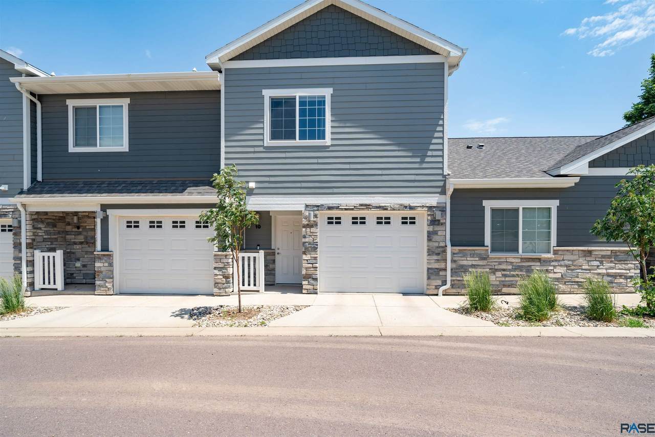 852 Sycamore Ave - Photo 1