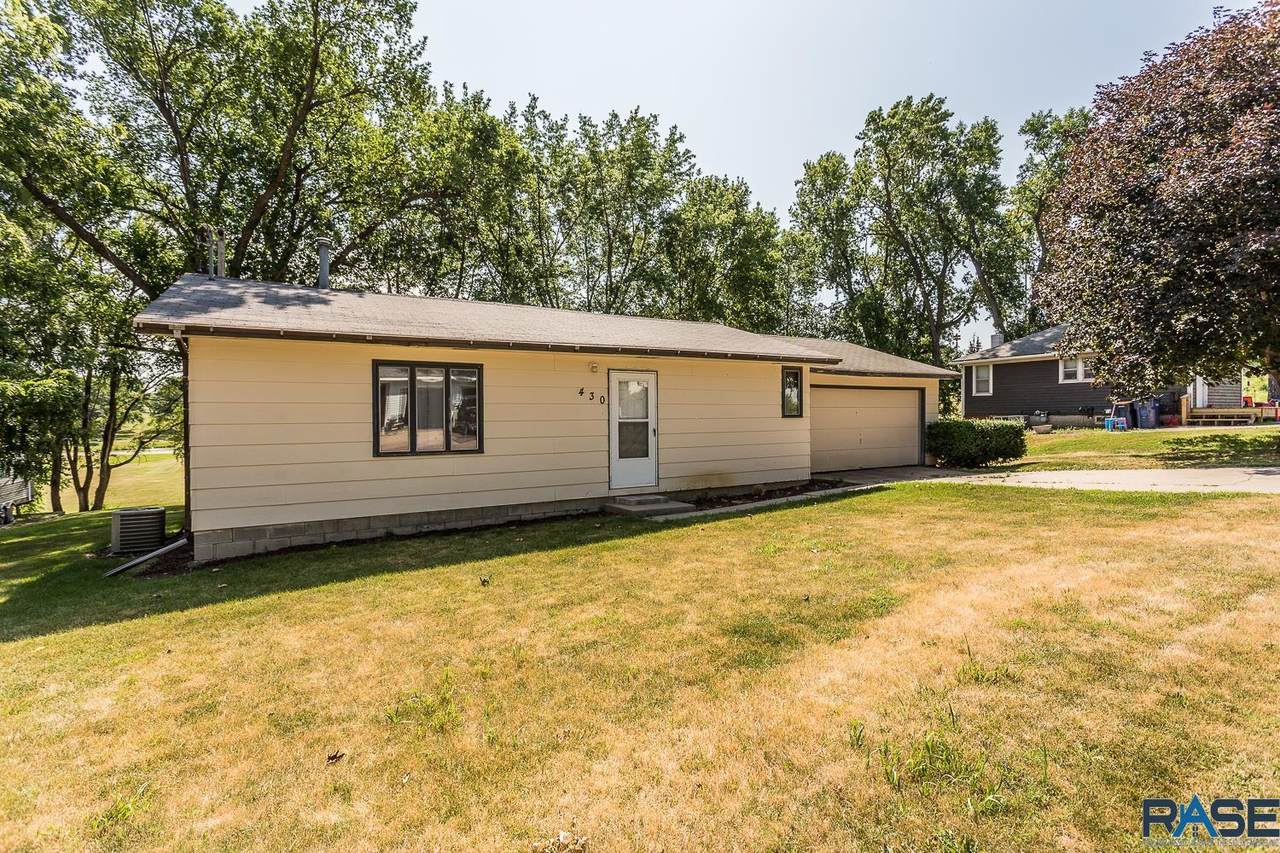 430 3rd St - Photo 1