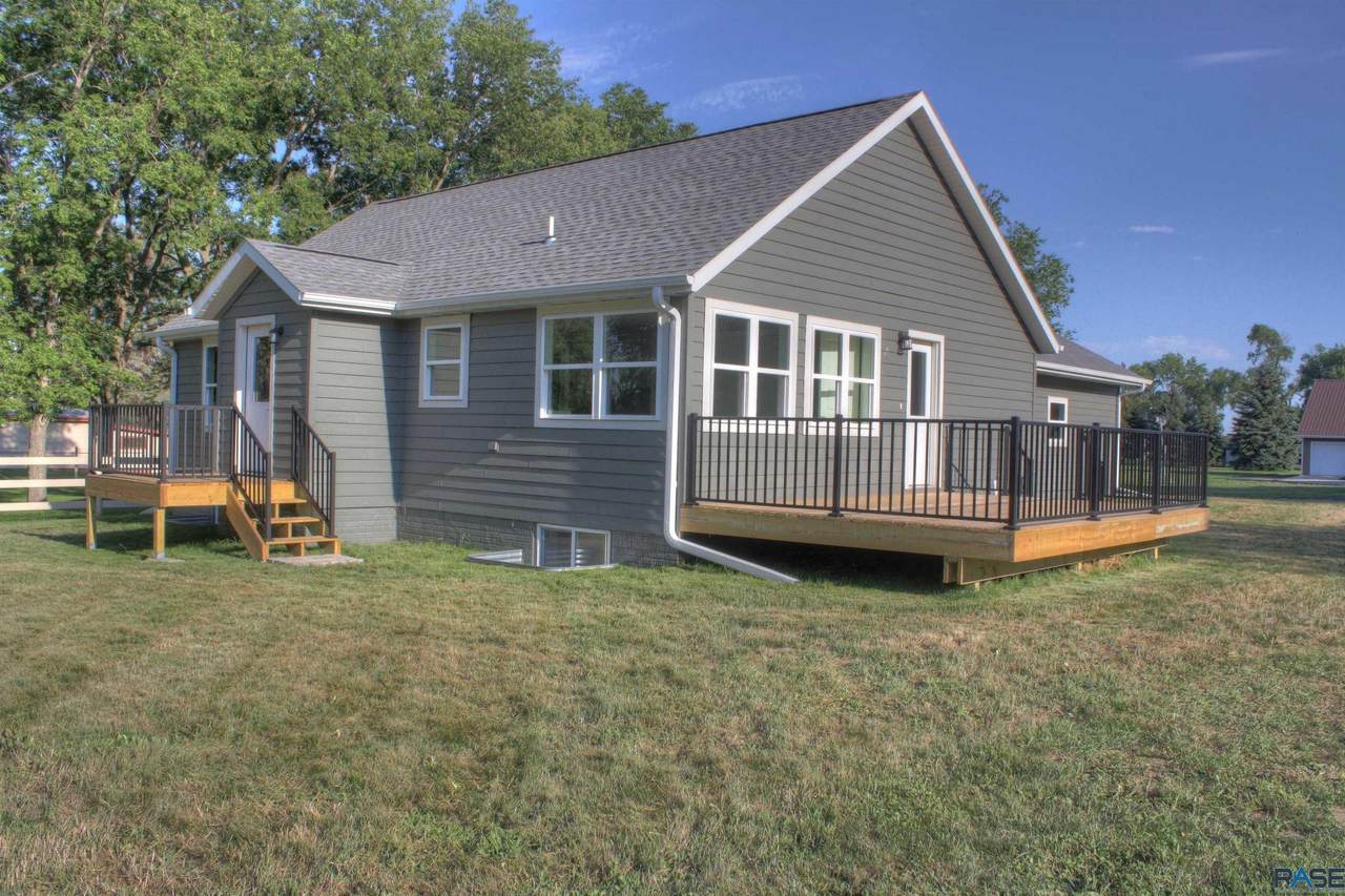 105 Elder St - Photo 1