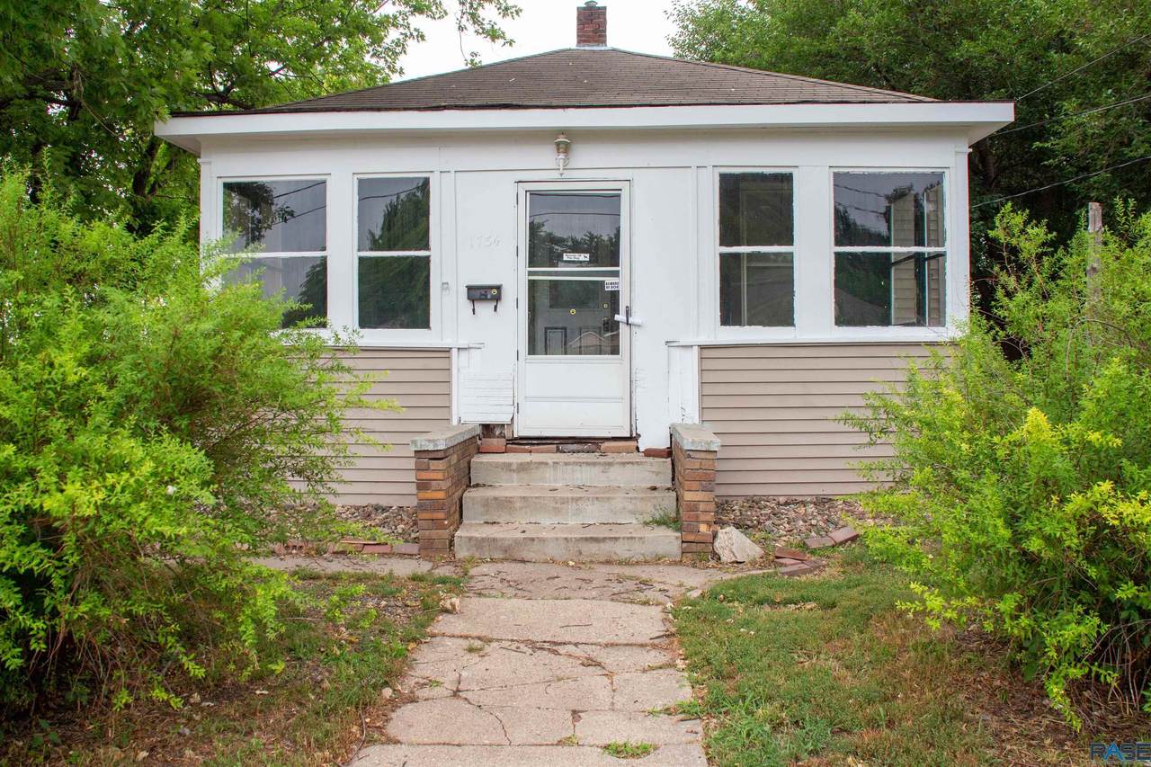 1734 W 9th St - Photo 1